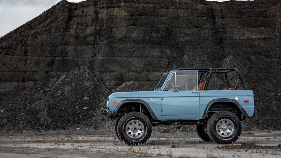  Ford Bronco by Velocity Restorations 1973 года  (фото 9 из 23)